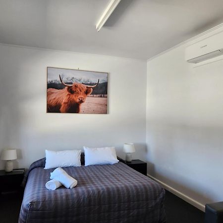 Calder Family Motel ベンディゴ エクステリア 写真